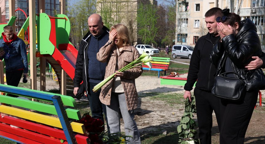 При нападението бяха ранени 72 души.