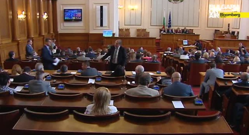 Вече с 400 хиляди подписа ще може да се свиква референдум