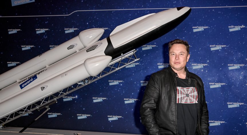 Хакерска група обяви война на Мъск заради биткойна