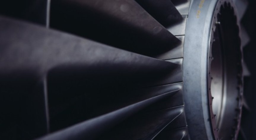 Двигател на самолет всмука служител на летище, мъжът нямаше шанс да оцелее