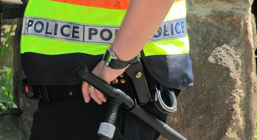 Полицията задържа измамник, отмъкнал 20 000 лв. за разваляне на черна магия 