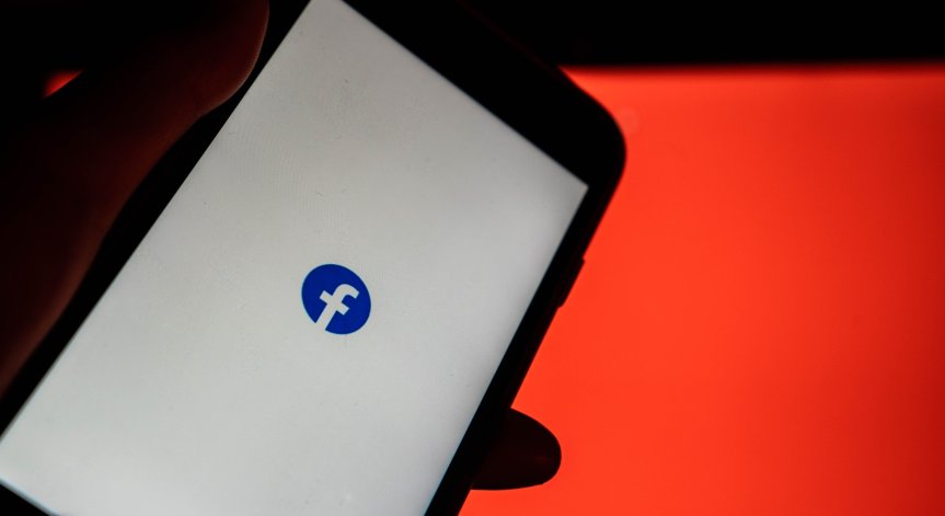 Нарушена конкуренция? ЕС и Великобритания разследват сделка между Facebook и Google