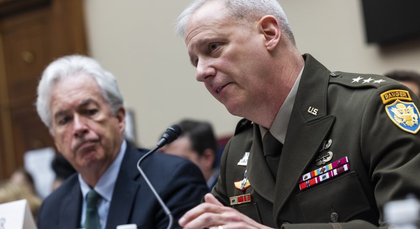 ЦРУ: Китай ще започне да въоръжава Русия, ако Украйна удари Русия