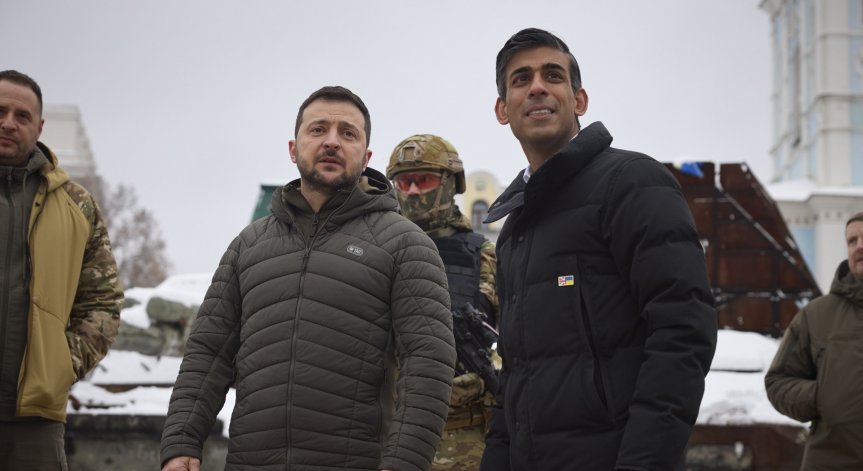 Сунак обеща на Зеленски помощ за 50 млн. паунда, дава 125 зенитни оръдия, унищожители на дронове