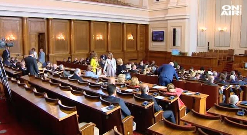 Депутатите питат: Откъде ще дойде финансиране за сделката с ЧЕЗ?