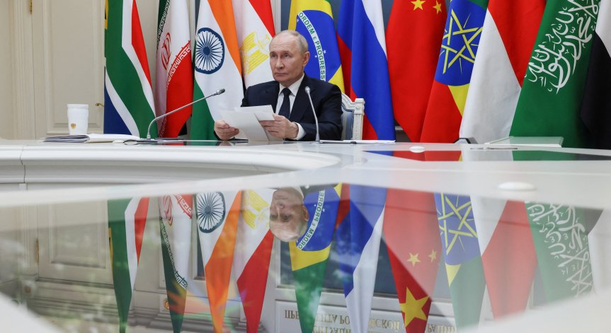 Искане за увеличаване на сътрудничеството в добива на суровини, търговията и финансите.