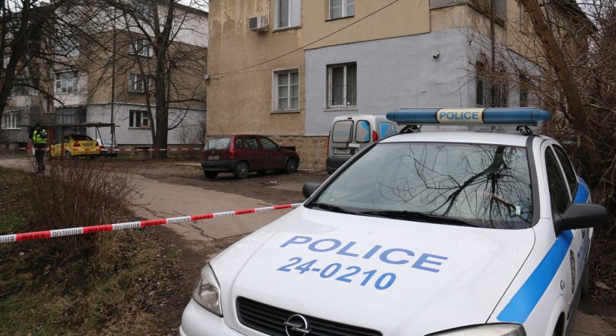 Застреляха 48-годишен мъж пред жилищен блок в София