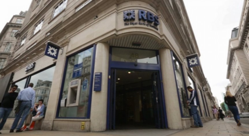 RBS с поредна тримесечна загуба