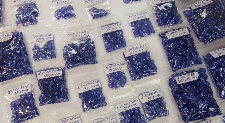 Баща на 30 деца откри находка - танзанит за 3,4 милиона долара