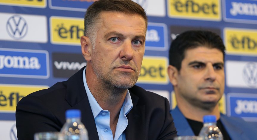 Кръстаич направи три промени, Слави Шопов с първа повиквателна за националния