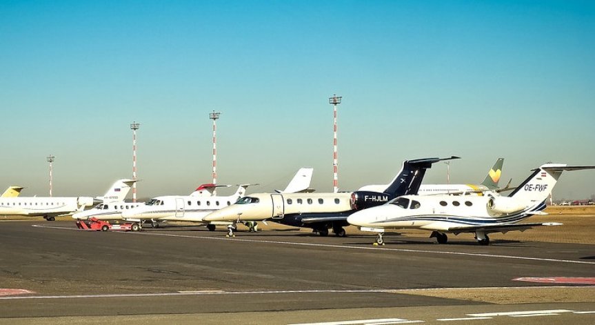 Нова възможност за бъдещи младоженци: Сватба в самолет