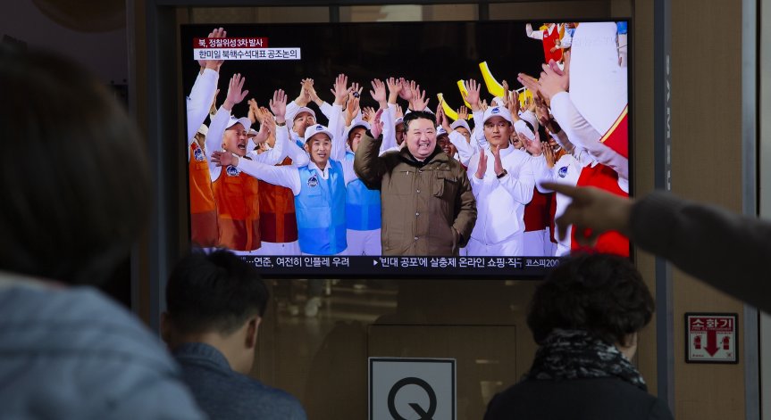 КНДР прати тийнейджъри в трудов лагер, гледали филми и слушали забранена музика