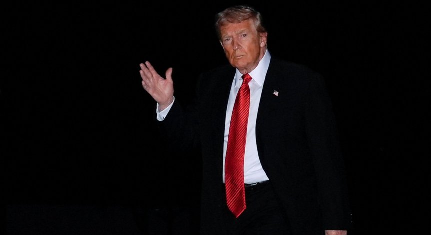 Тръмп нареди нов удар по нарколодка в Тихия океан, има убити