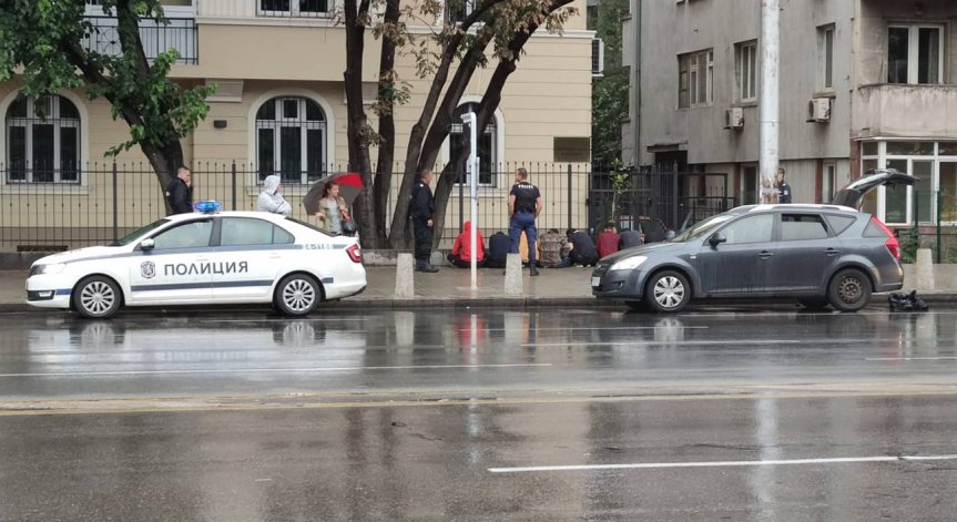 Шофьор не спря за проверка на 