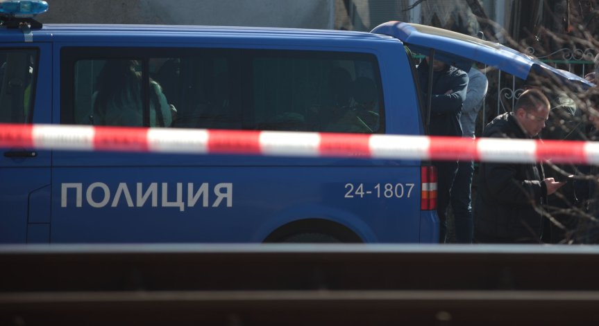 Причините за смъртта му са в процес на изясняване.