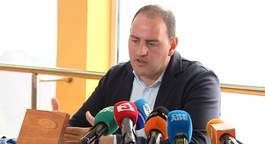 Петър Стойчев дарява екипировката си от 