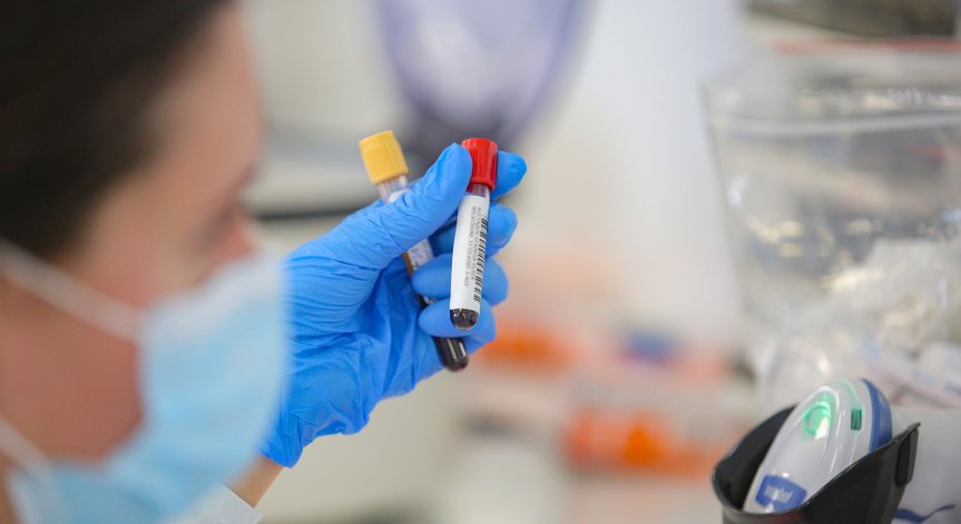 Ковид-19 за денонощие: 231 заразени, 34 хоспитализирани и над хиляда ваксинирани