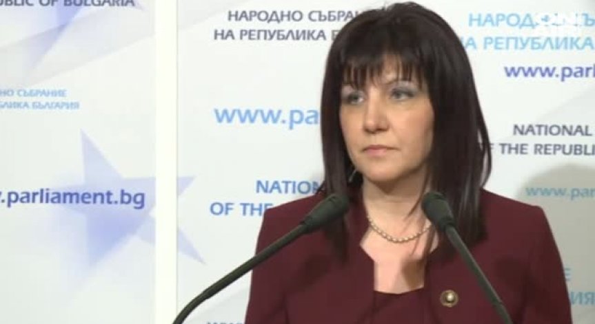 Цвета Караянчева с остър отговор към президента