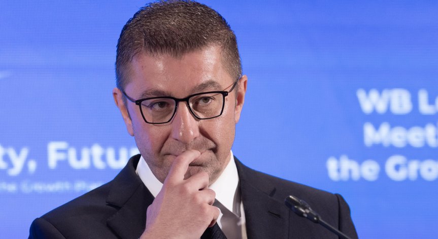 Единствено кабинетът на премиера отговори, насрочвайки срещата в столицата, а не в Кочани.