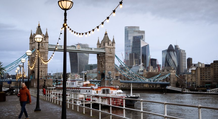 Целта на Великобритания: Всички приоритетни групи с ваксина до май