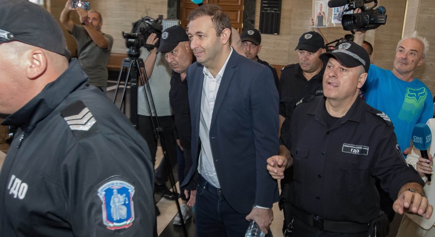 Пуснаха Никола Барбутов под домашен арест