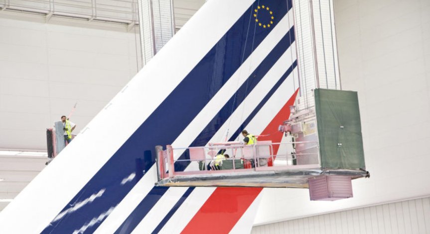 Air France затваря базите си в провинцията