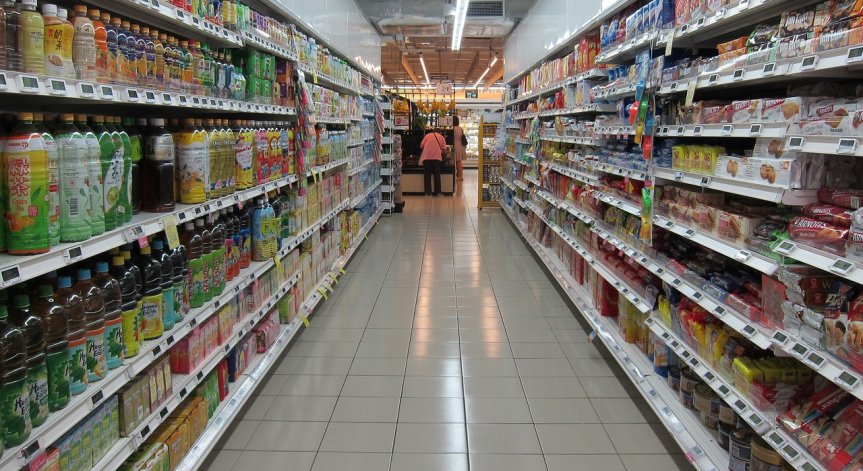 Европол разби схема за продажба на милиони храни с изтекъл срок на годност