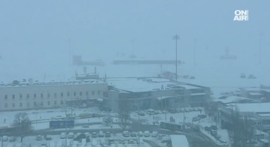 Отмениха полетите от София до Малага, летището във Варна спря работа