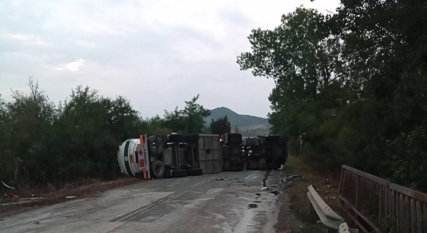 Прокуратурата в Ботевград разследва катастрофата край Скравена, четирима са с опасност за живота
