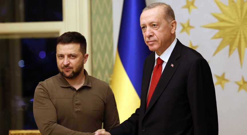 Зеленски пристигна в Истанбул за преговори по сделката за износ на украинско зърно
