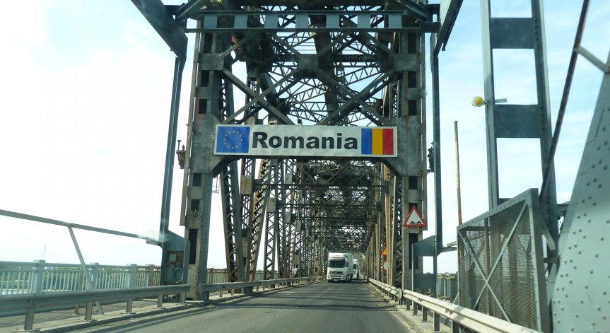 Седемте задържани в Русе митничари с обвинения за корупция