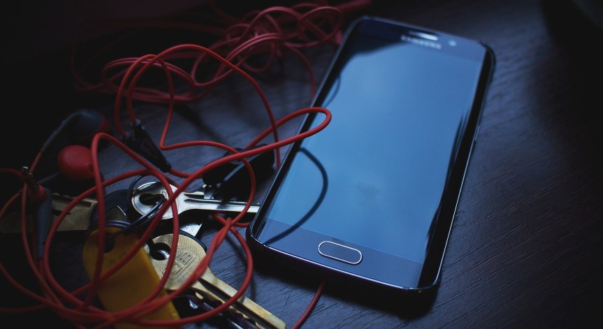 Samsung претърпя най-големия си срив от четири години насам