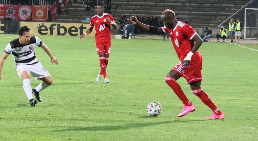 Дават милиони за Али Соу, ЦСКА обмисля продажбата му