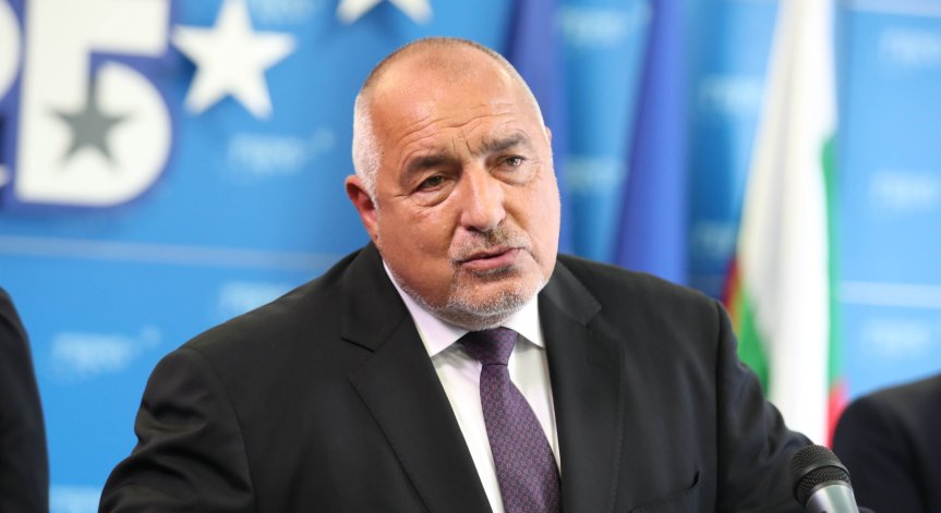 Двамата се срещнаха в сградата на Народното събрание.