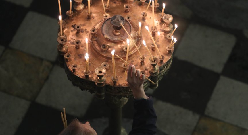 Православната църква почита преподобните светци Максим Изповедник и мъченик Неофит