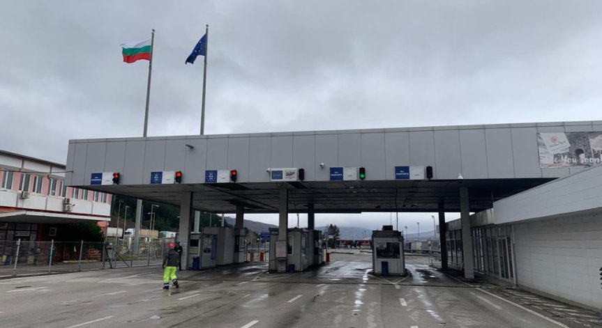 МОСВ следи за замърсяване в района на Калотина, след дерайлиралия влак с амоняк