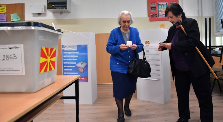 Северна Македония провежда предсрочни избори 