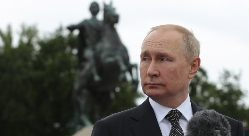 Москва планира да забрани осиновяванията на русначета от граждани на 