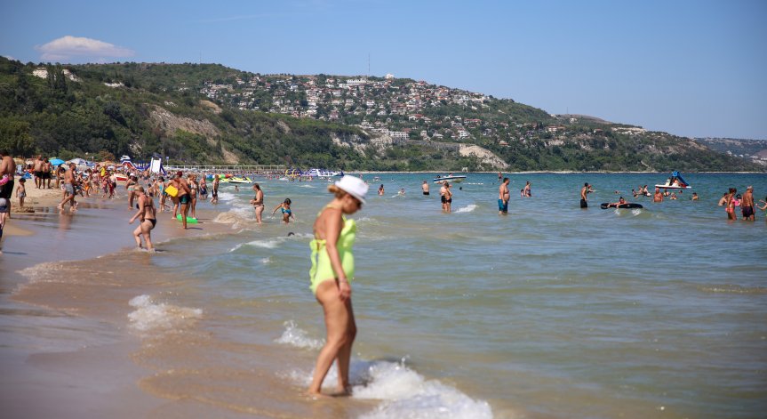 Спешни мерки за аварирал колектор по Черноморието, водата е чиста