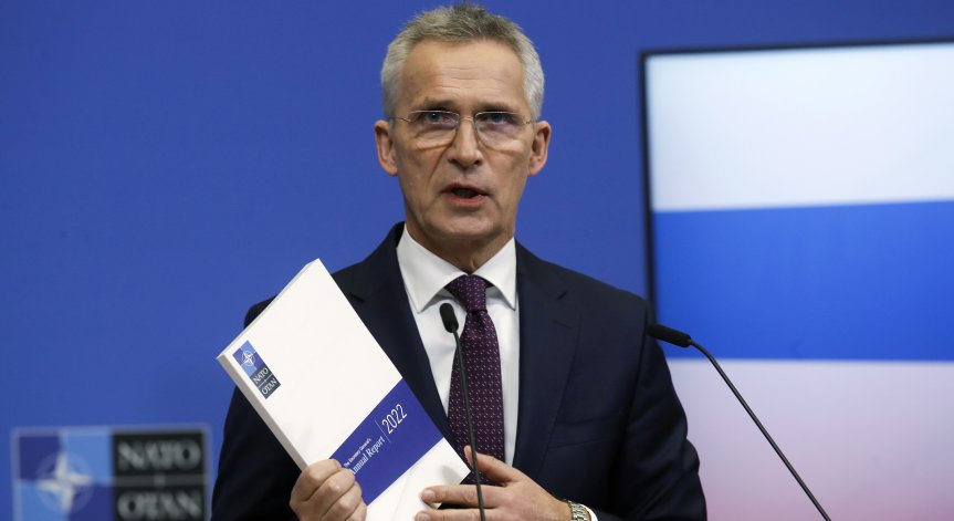 Столтенберг: Путин води война на изтощение, хвърля войници за минимални постижения