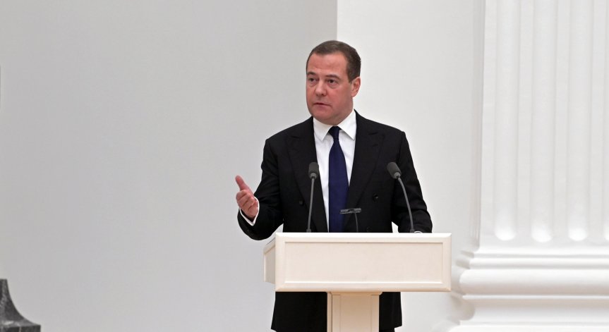 Медведев: Европейците искат да живеят в топли жилища с вода, а руснаците да страдат