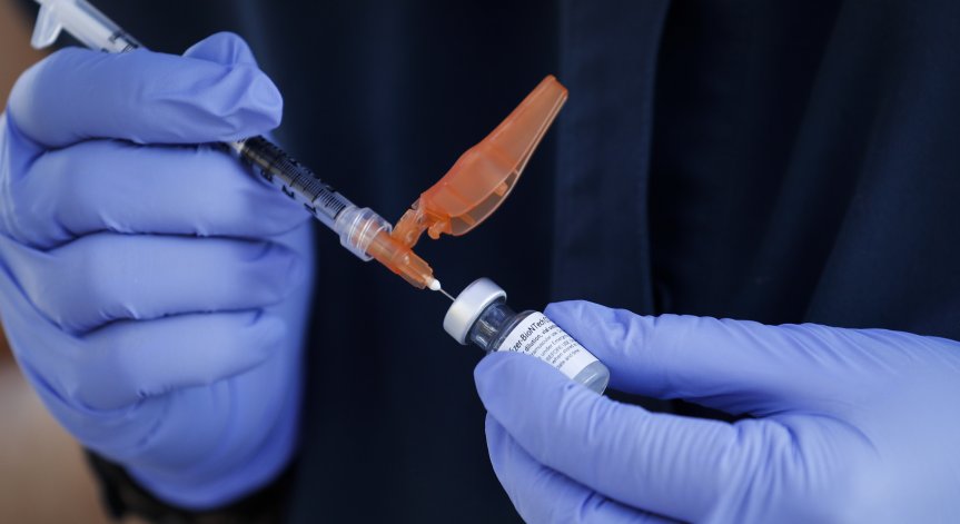 Продаваме и подаряваме - България не успява да употреби ваксините срещу Ковид-19