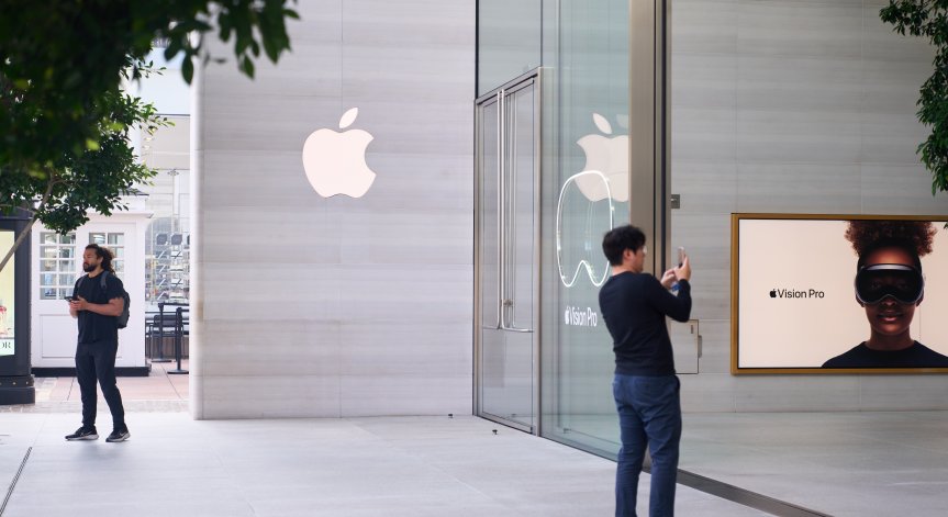 Apple се извини за скандалната реклама на iPad Pro
