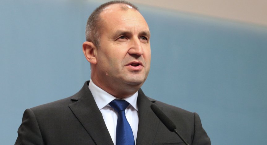 Радев и Шарл Мишел обсъдиха миграционния натиск и ефектите от войната