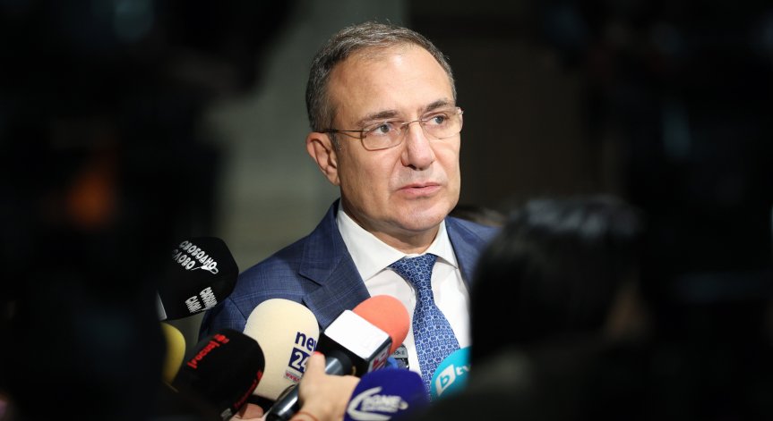 ''ПП-ДБ бяха в тази срамна сглобка с ГЕРБ и ДПС'', коментира Гуцанов.