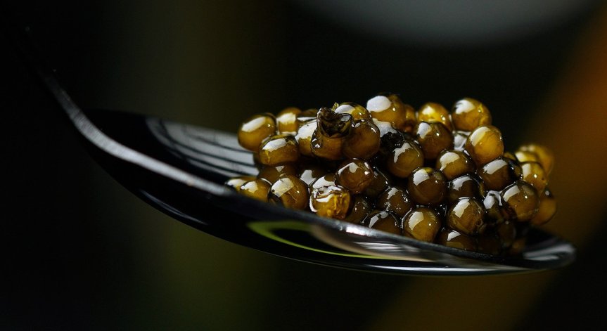 Ръст на покупките на деликатесен черен хайвер в Русия