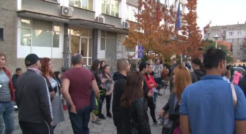 Казанлъчани подкрепиха полицията: Не бива да бъдат нападани!