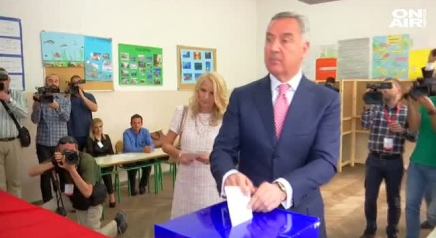 Мило Джуканович печели президентските избори в Черна гора
