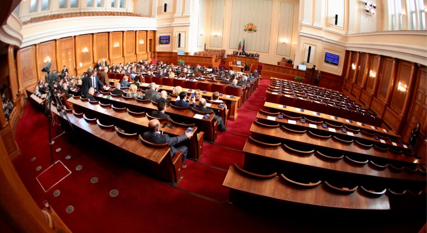 В НС започват дебатите по вота на недоверие