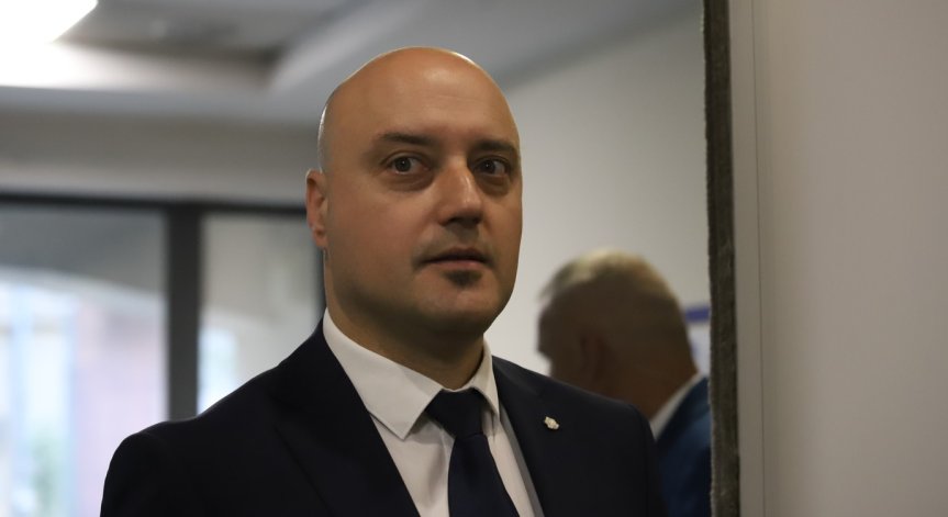 Славов: Договорът за доставка на газьол за затворите е минал през КЗК и ВАС